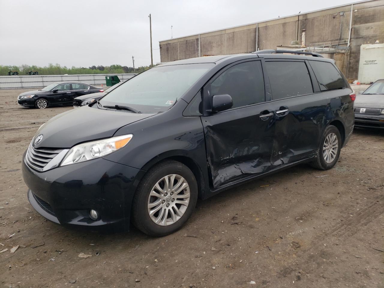 5TDYK3DC4GS721464 2016 Toyota Sienna Xle