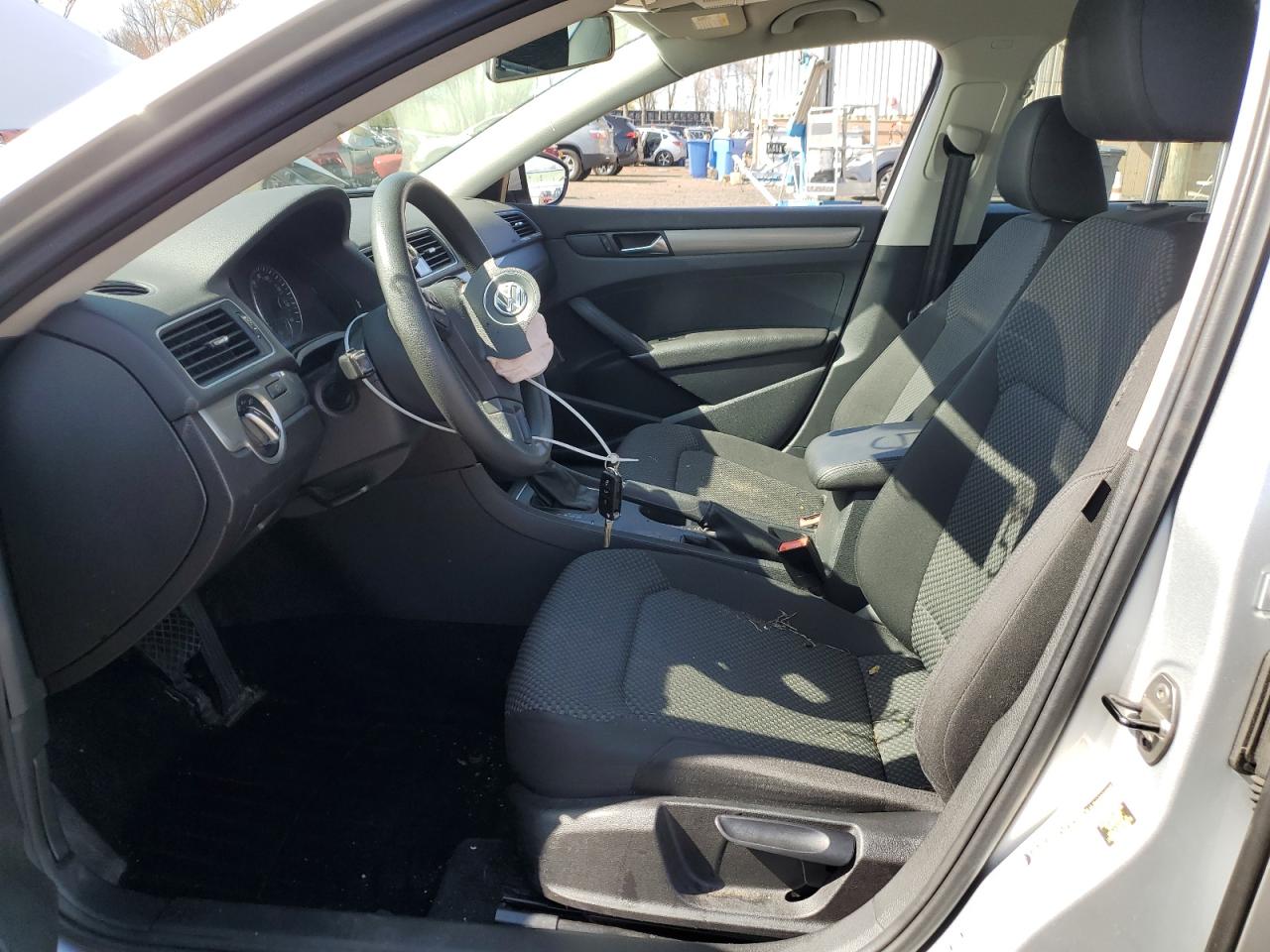 1VWAP7A35CC007981 2012 Volkswagen Passat S