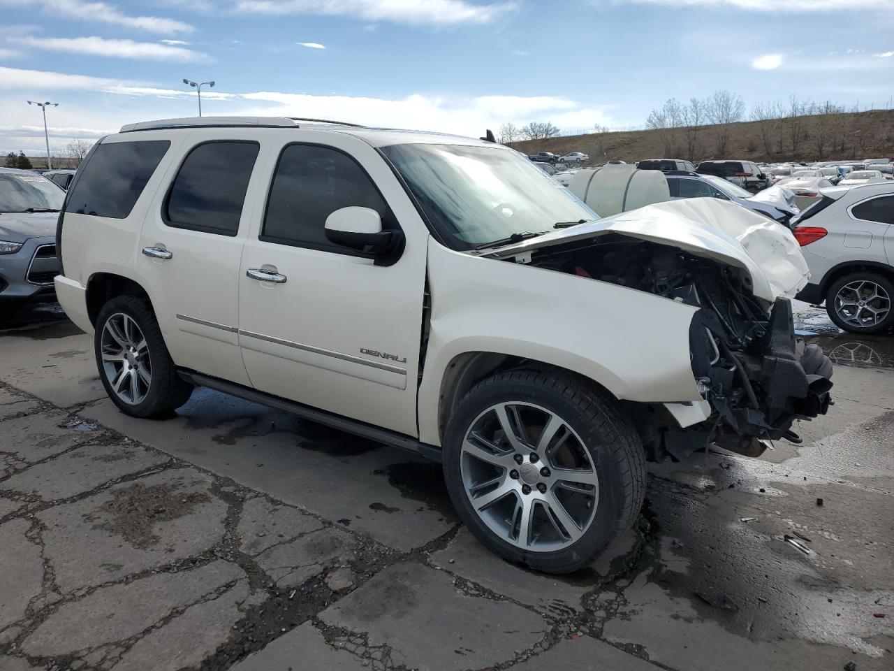 1GKS2EEF9BR393173 2011 GMC Yukon Denali