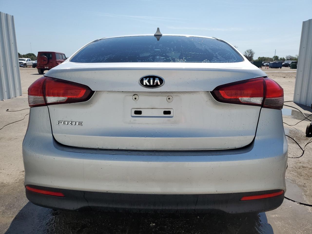 3KPFK4A73HE080162 2017 Kia Forte Lx