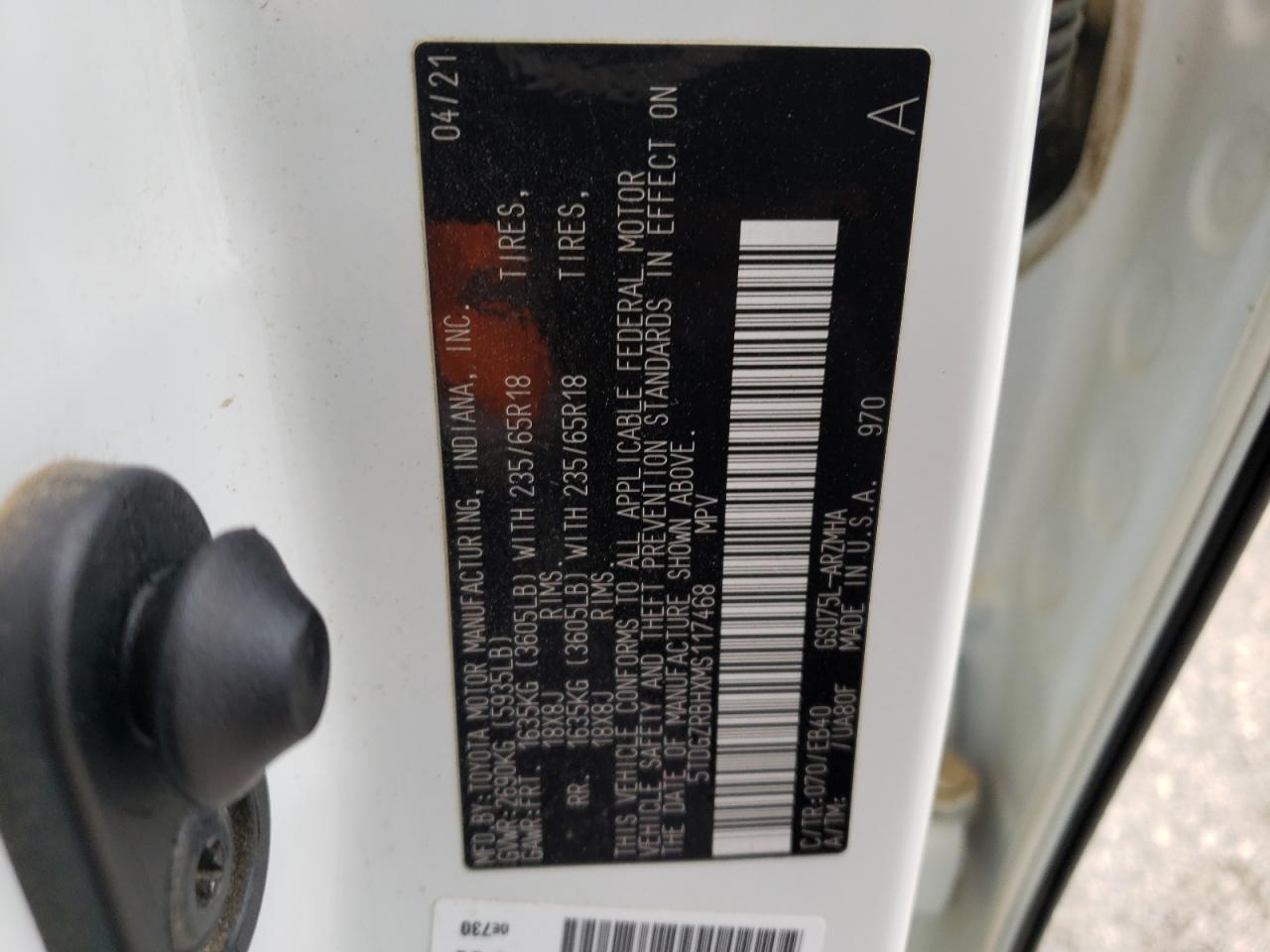 5TDGZRBHXMS117468 2021 Toyota Highlander Xle