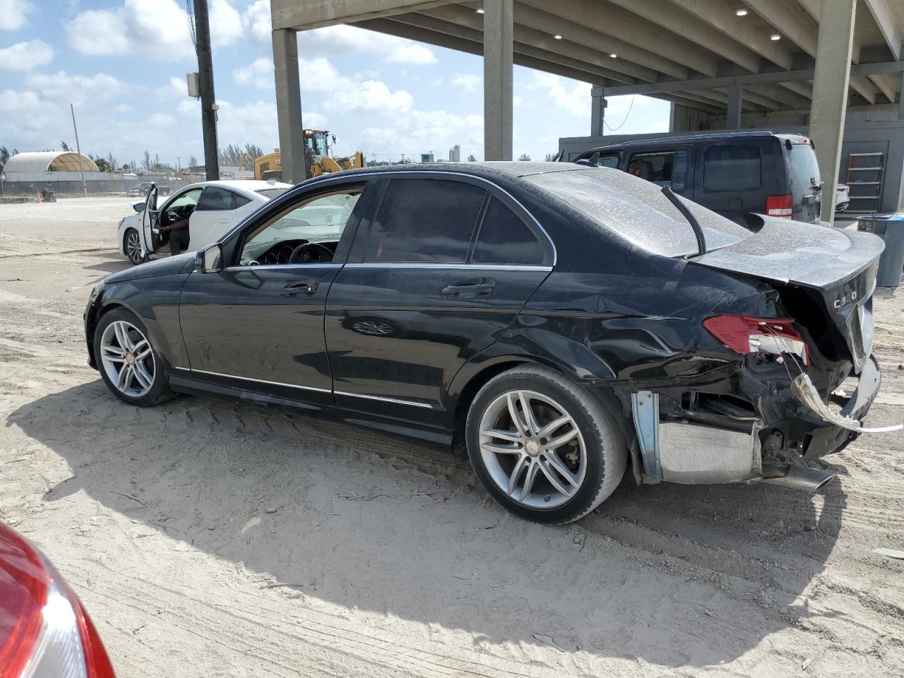 WDDGF8AB7DA806757 2013 Mercedes-Benz C 300 4Matic