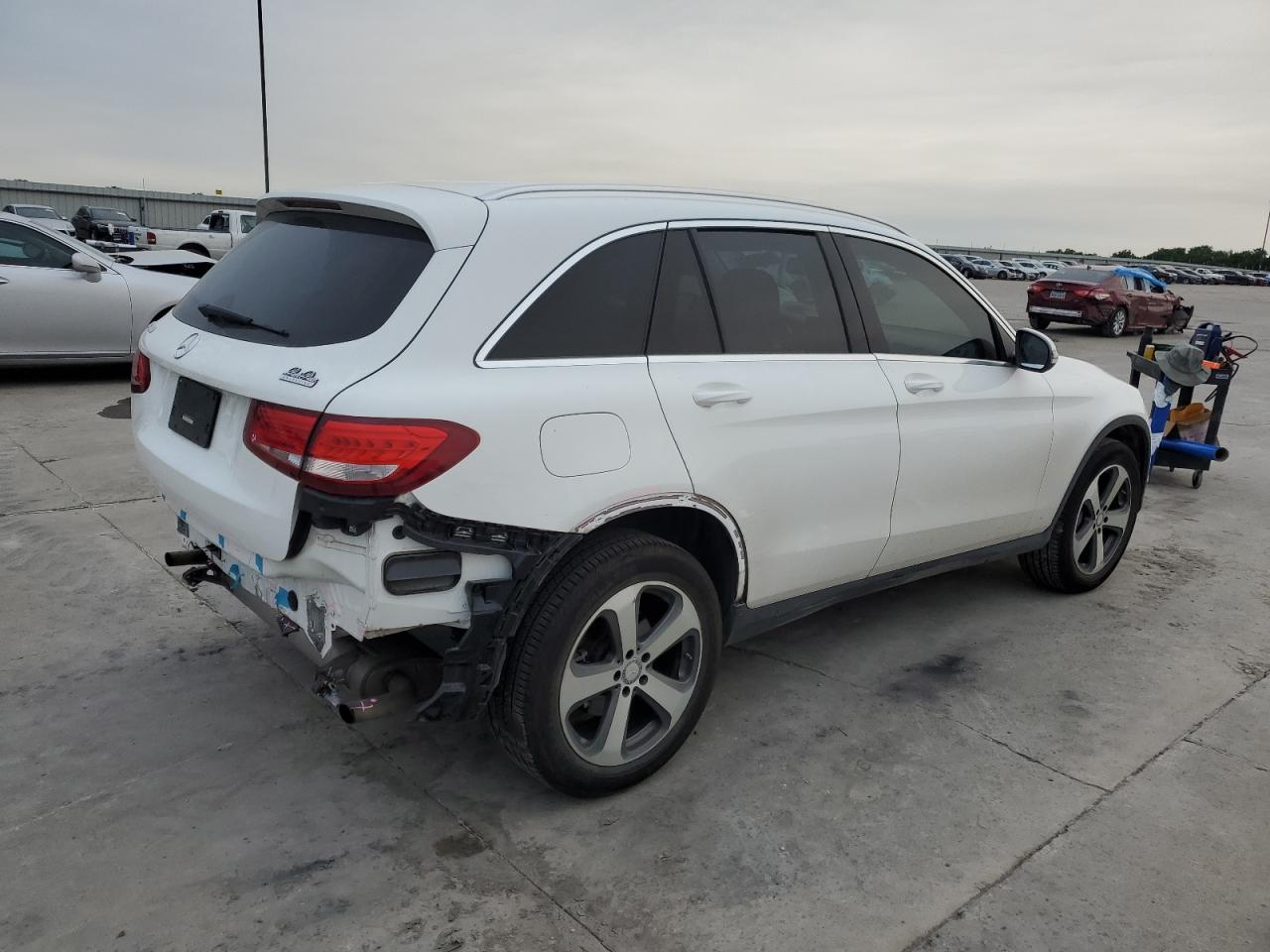 WDC0G4JB3GF103207 2016 Mercedes-Benz Glc 300