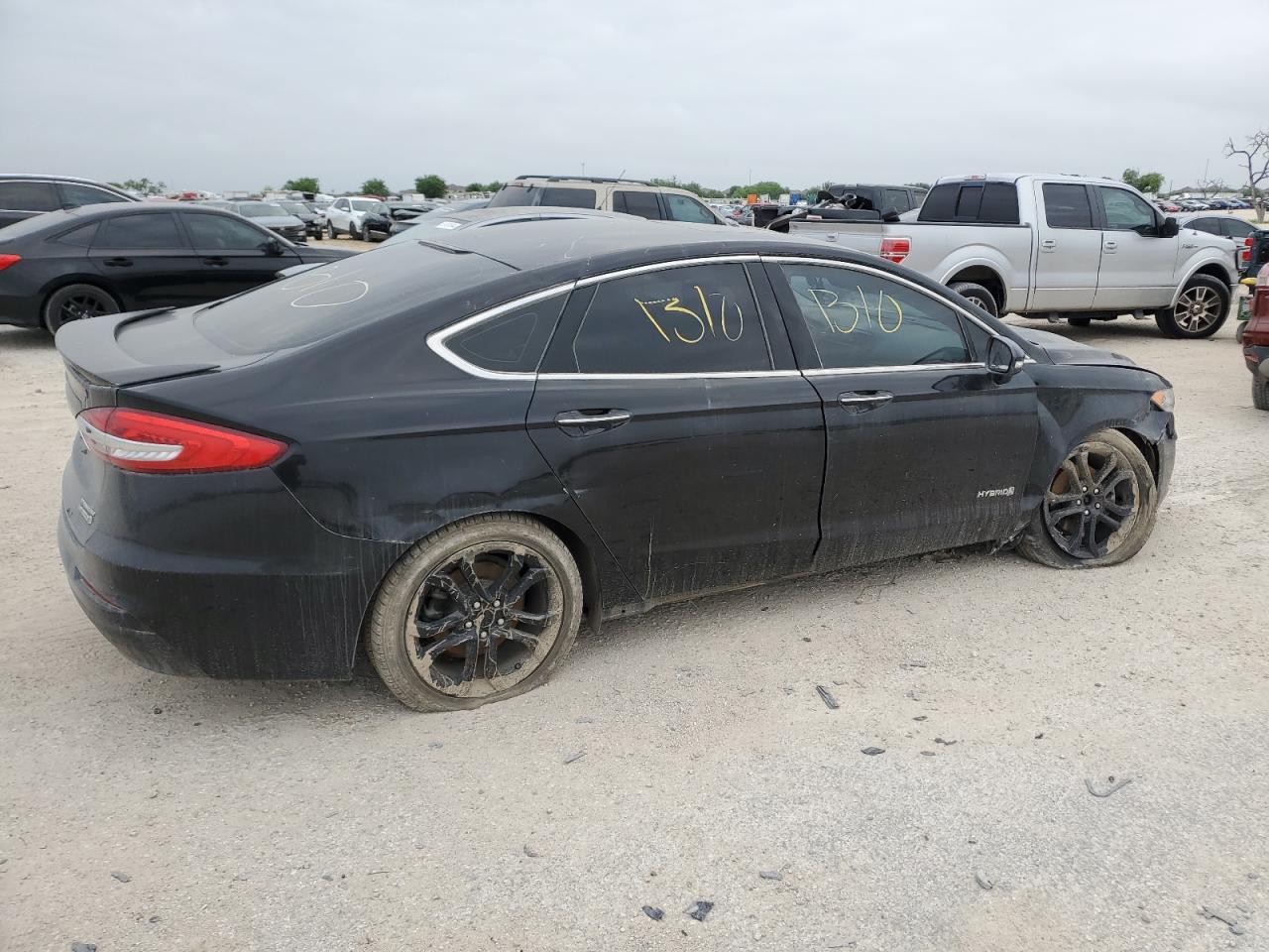 3FA6P0RU1KR217206 2019 Ford Fusion Titanium