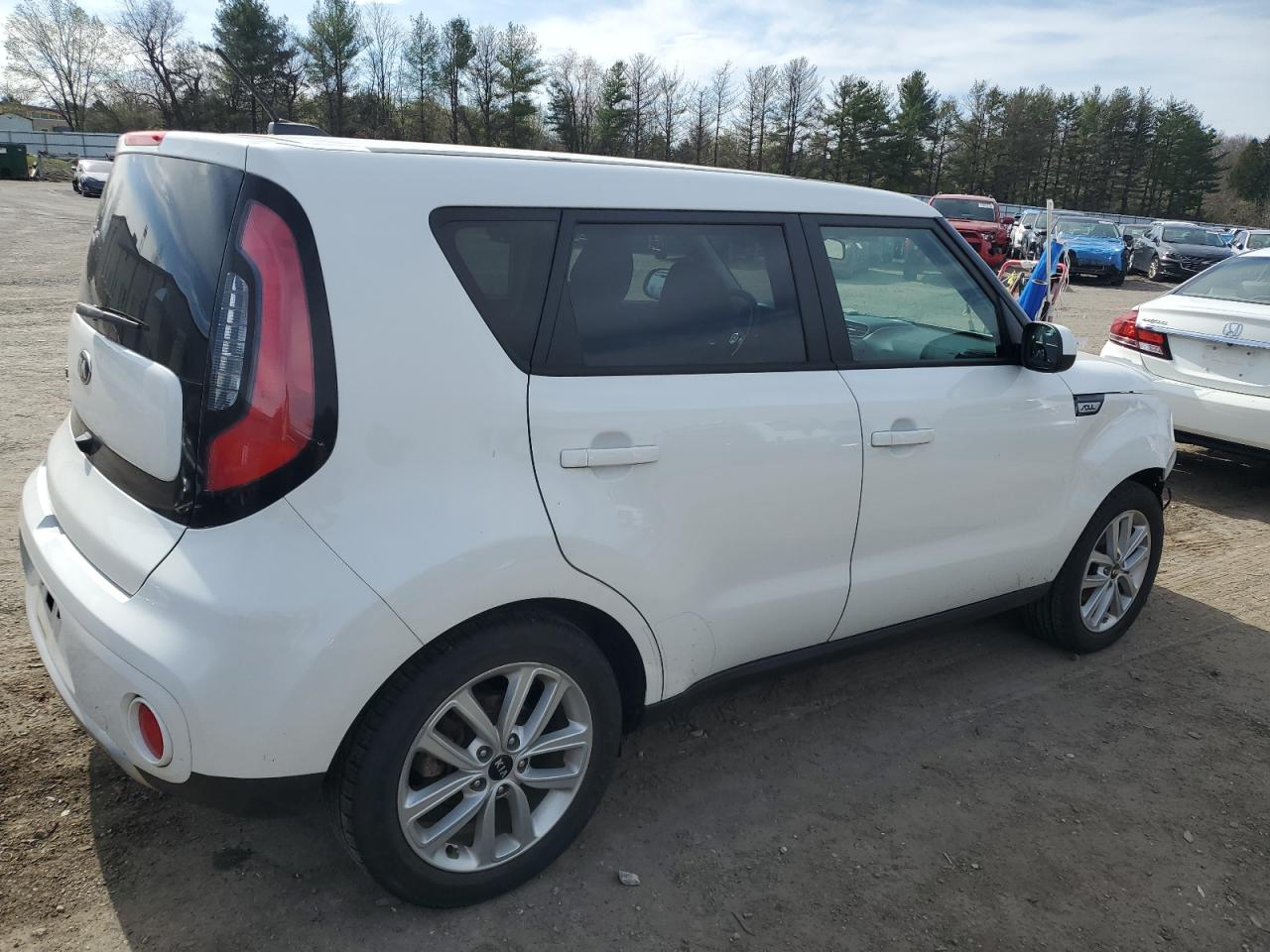 KNDJP3A56J7901376 2018 Kia Soul +