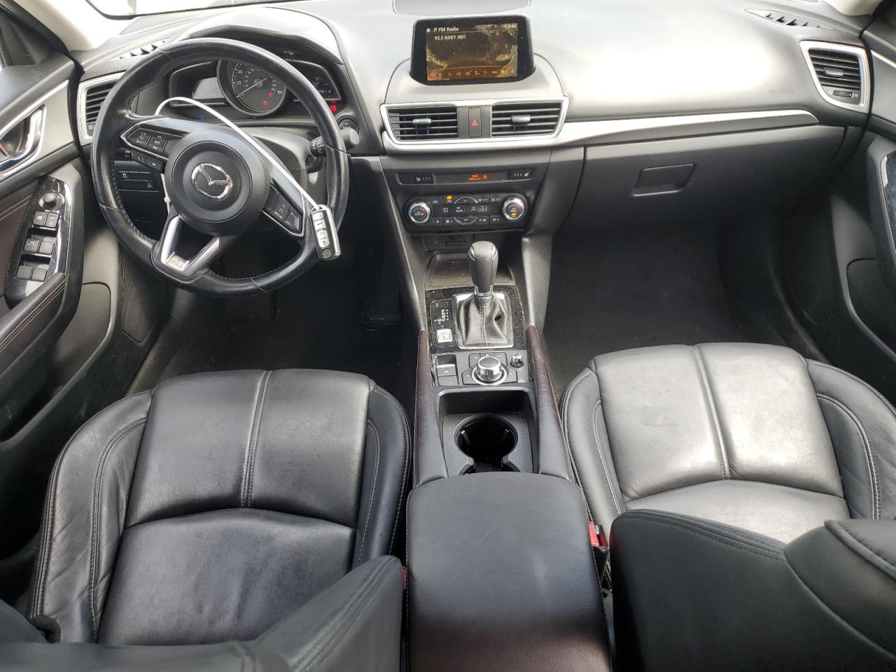 JM1BN1V74H1105832 2017 Mazda 3 Touring