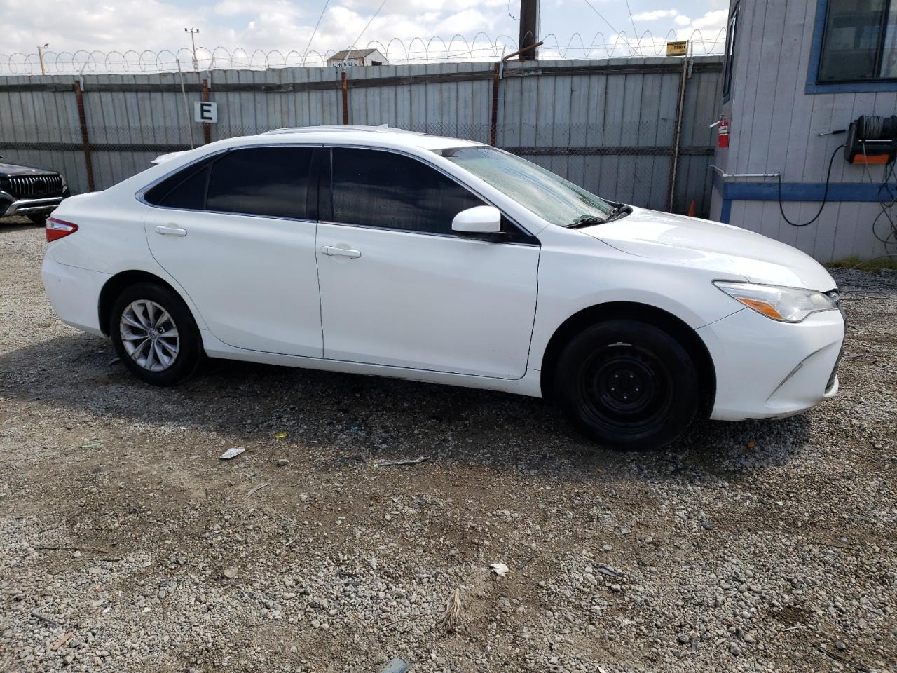 4T4BF1FK4FR492573 2015 Toyota Camry Le