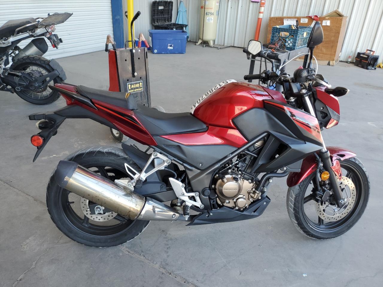 MLHNC5219J5400589 2018 Honda Cb300 F