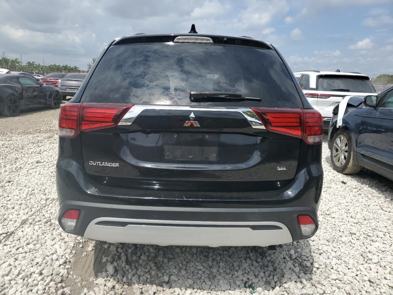 JA4AD3A33LZ025052 2020 Mitsubishi Outlander Se