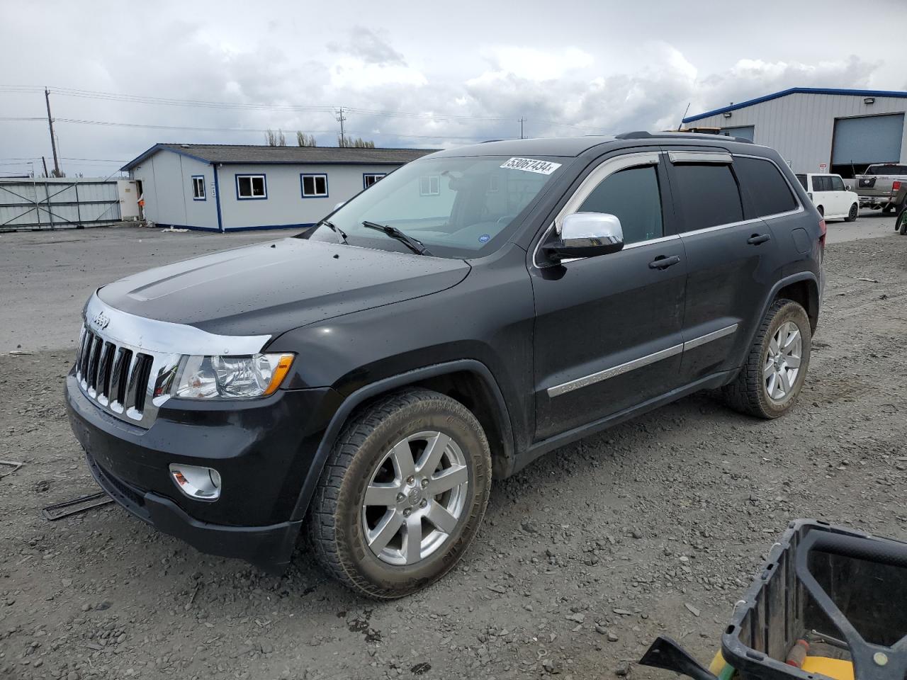 1J4RR4GG3BC521992 2011 Jeep Grand Cherokee Laredo