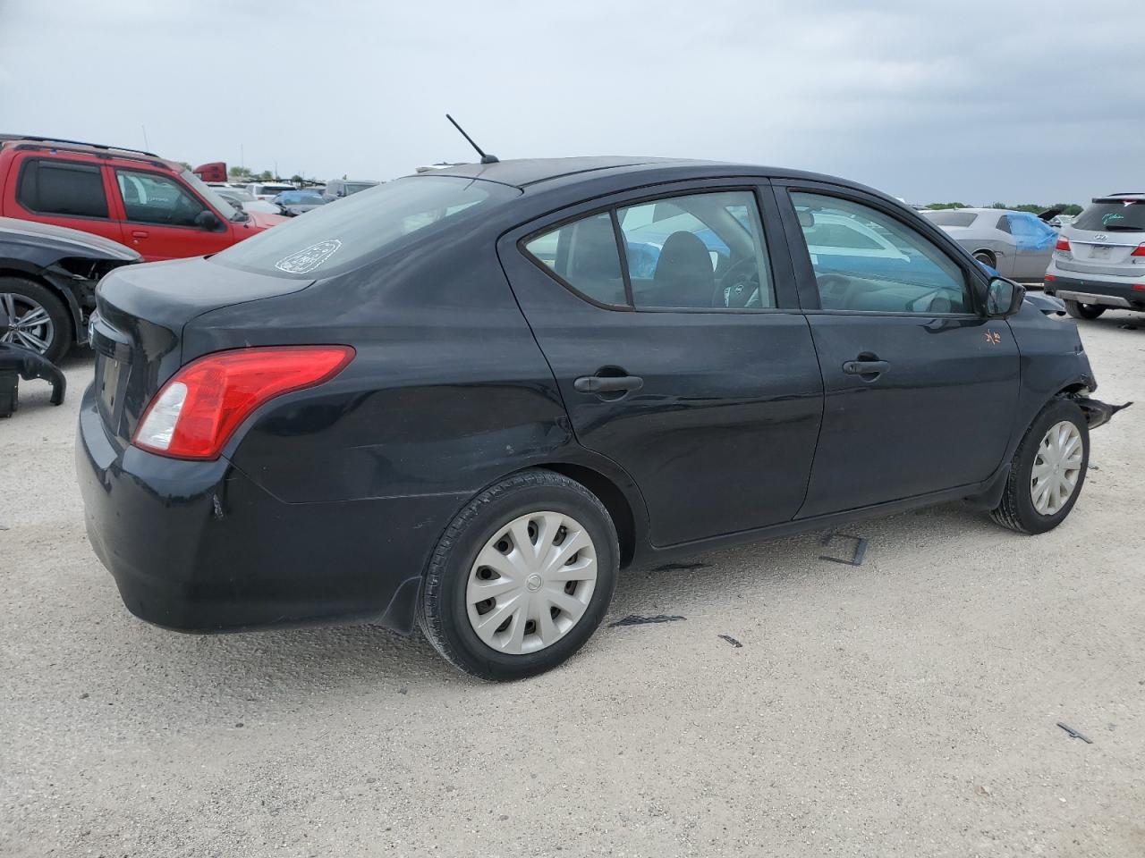 3N1CN7AP0JL864735 2018 Nissan Versa S