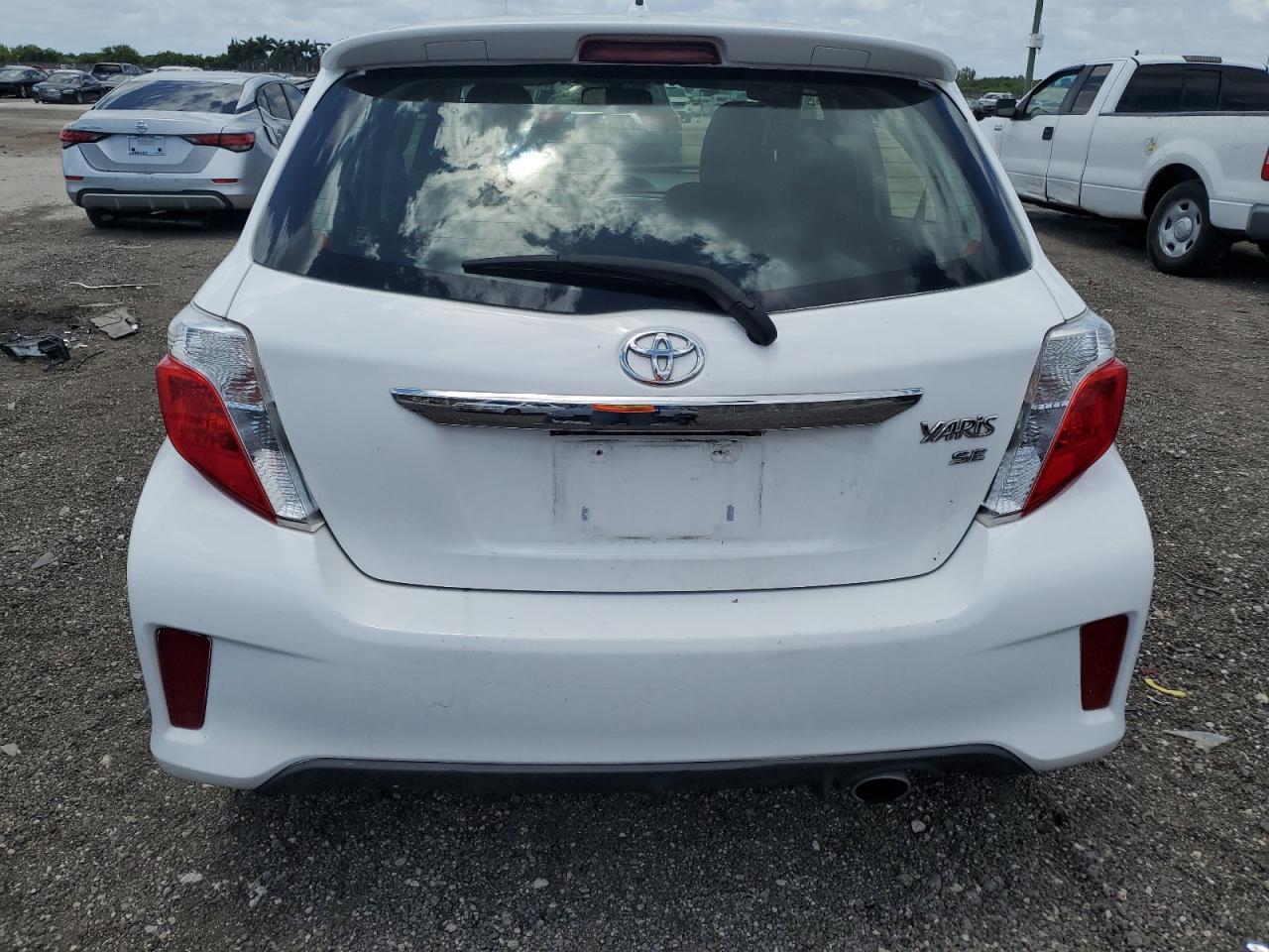 JTDKTUD34CD539732 2012 Toyota Yaris