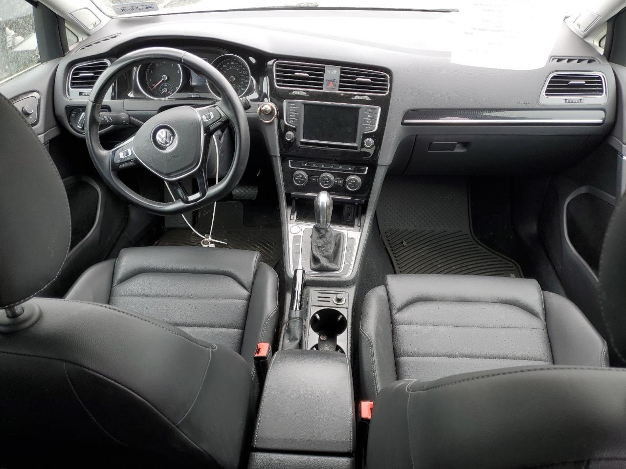 3VWC17AUXHM527067 2017 Volkswagen Golf Sportwagen S