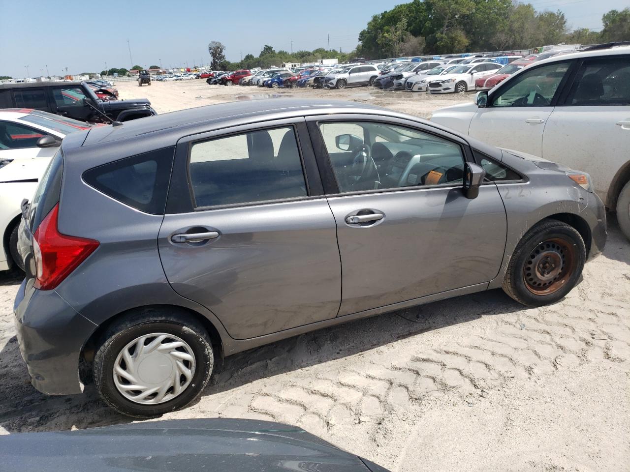 2018 Nissan Versa Note S vin: 3N1CE2CPXJL369538