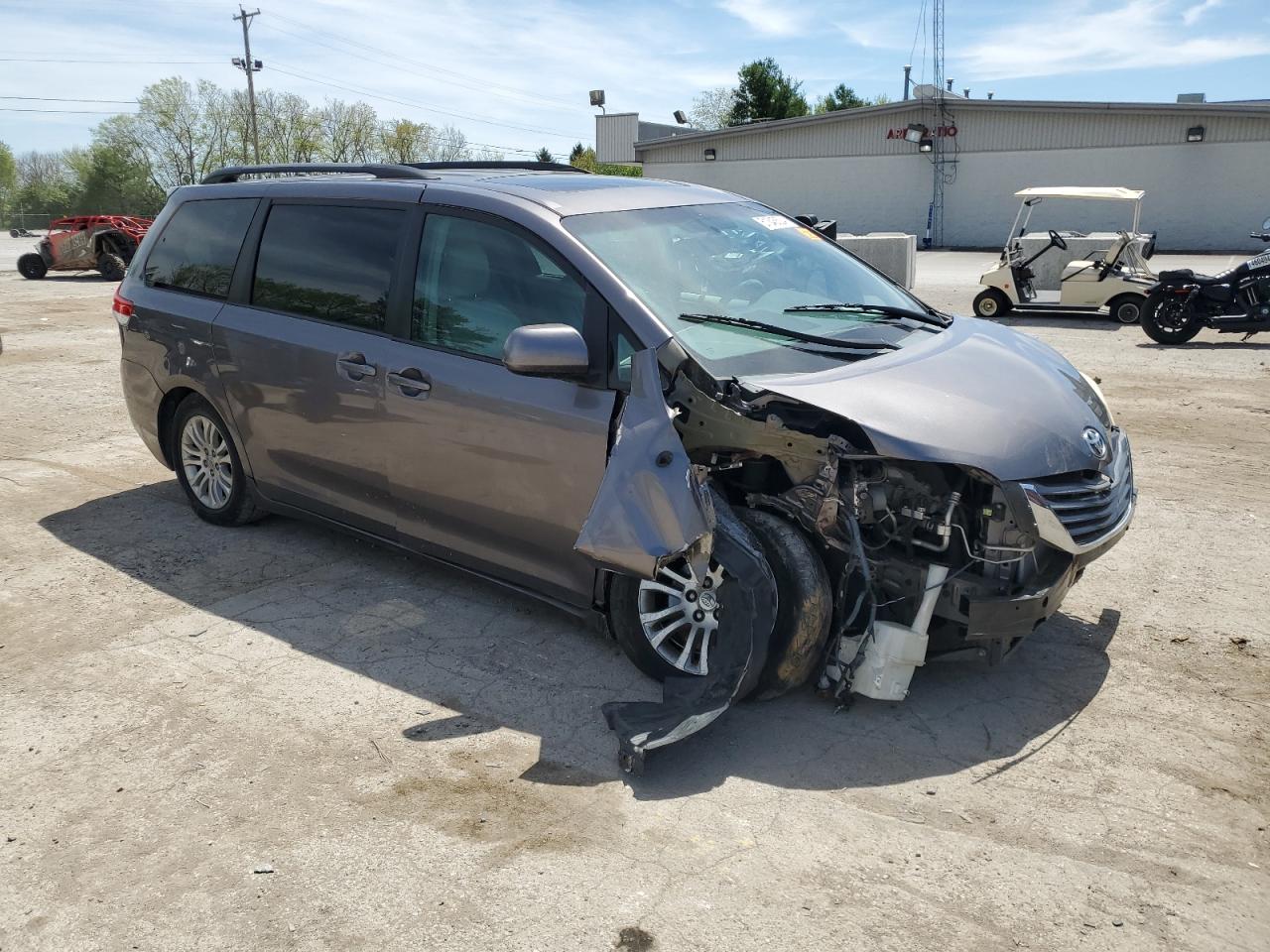 5TDYK3DC5BS174343 2011 Toyota Sienna Xle