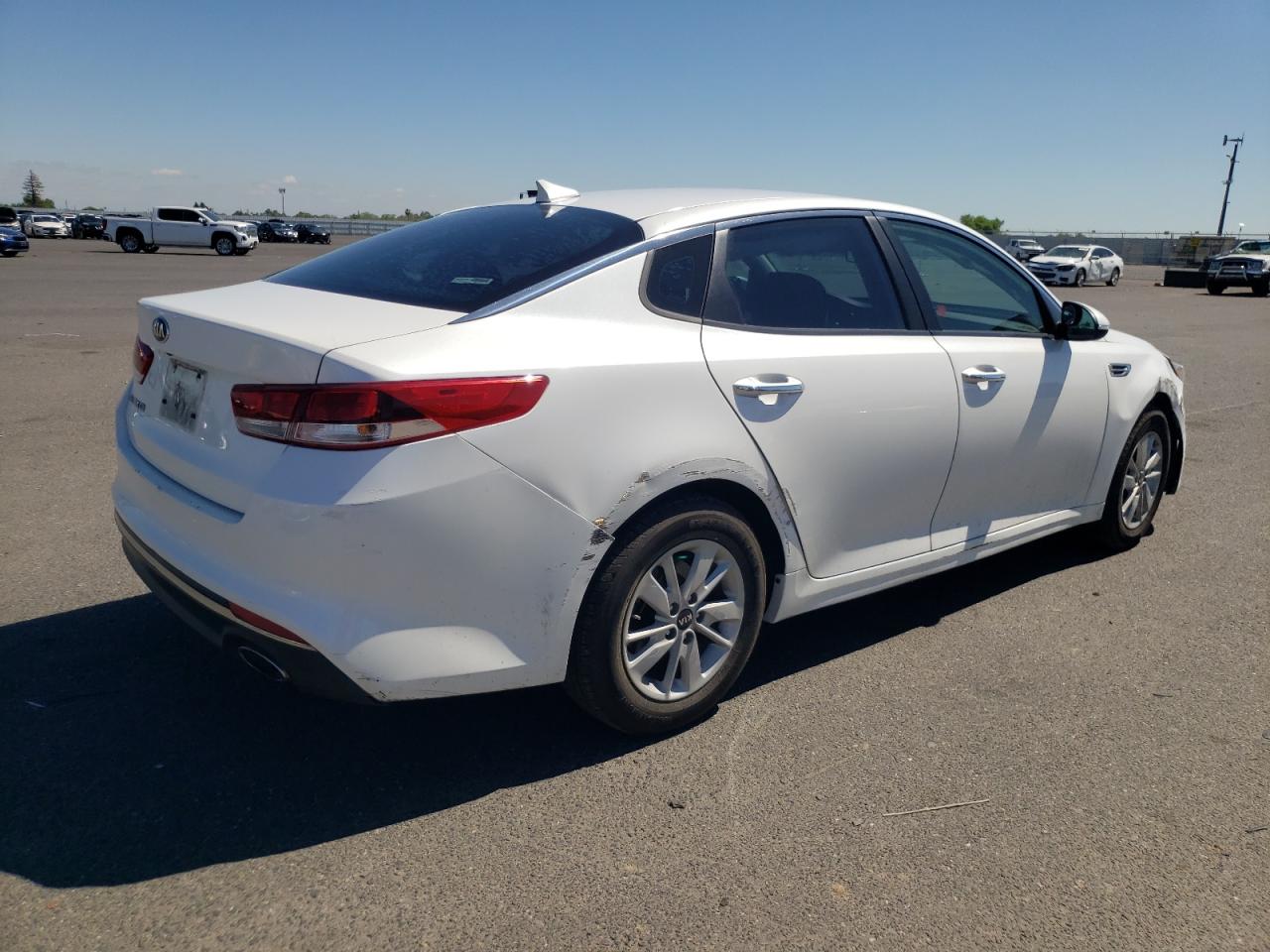 KNAGT4L38G5072738 2016 Kia Optima Lx