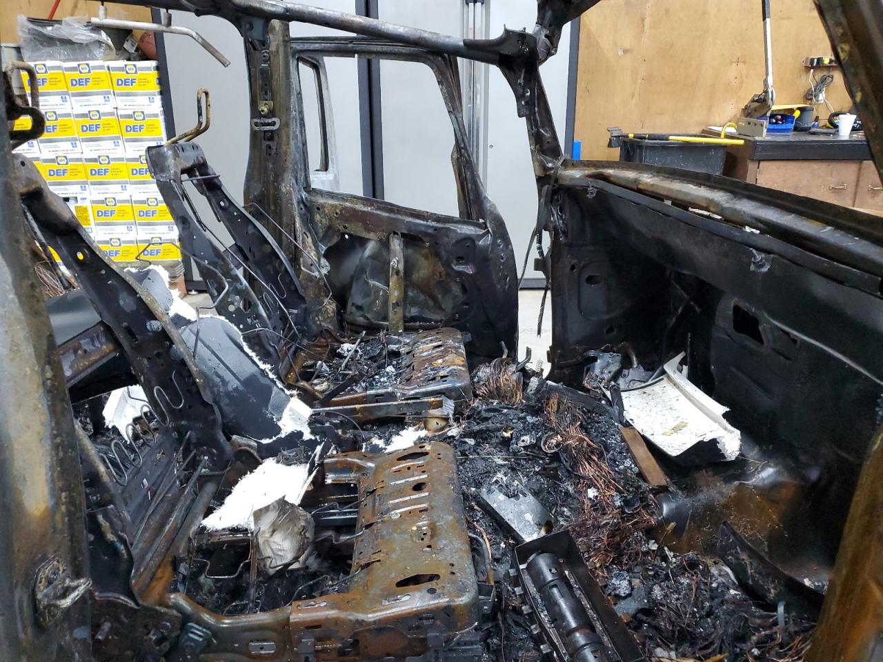 1C4BJWEG8FL548138 2015 Jeep Wrangler Unlimited Sahara