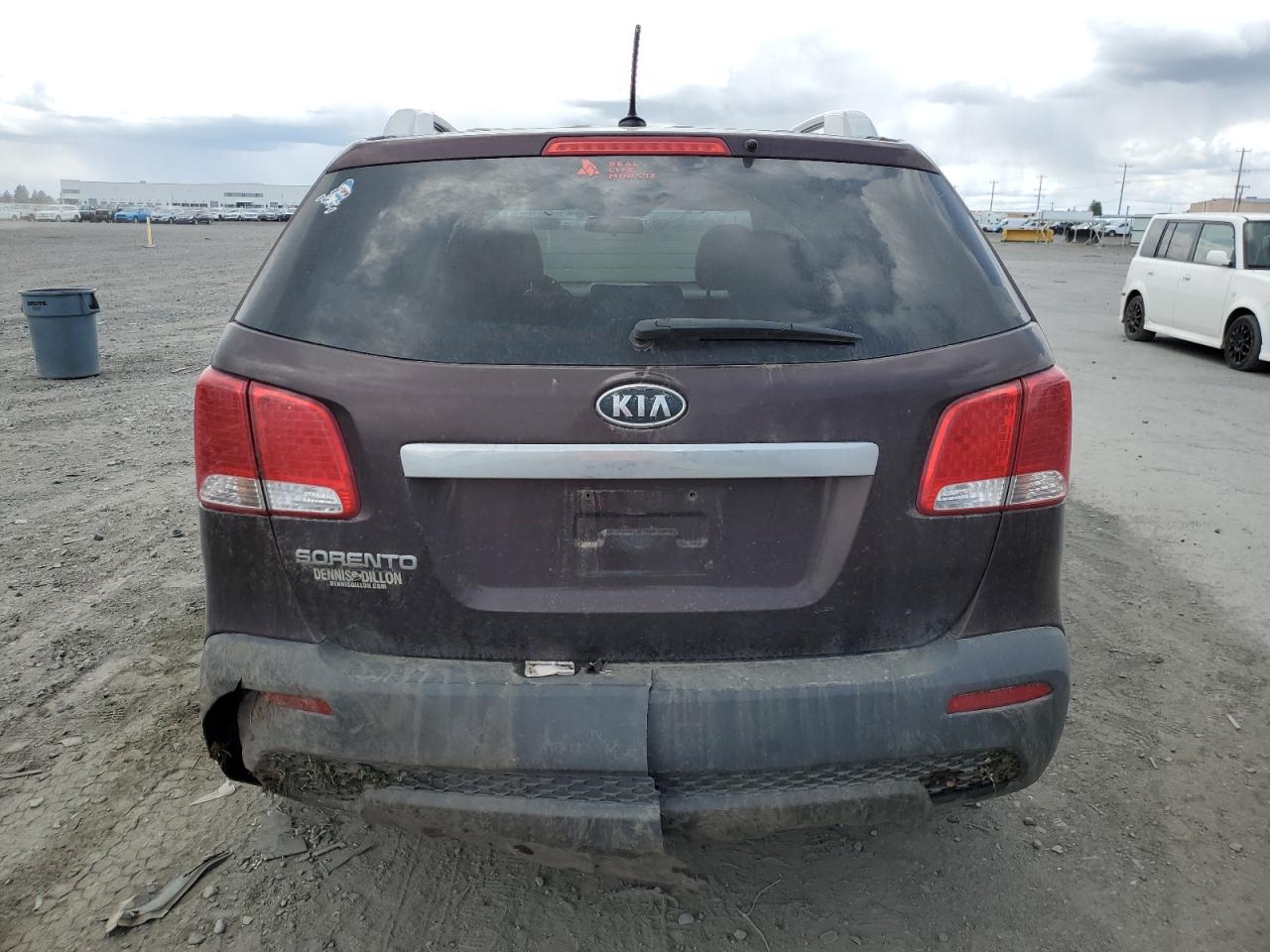 5XYKTDA2XBG124863 2011 Kia Sorento Base