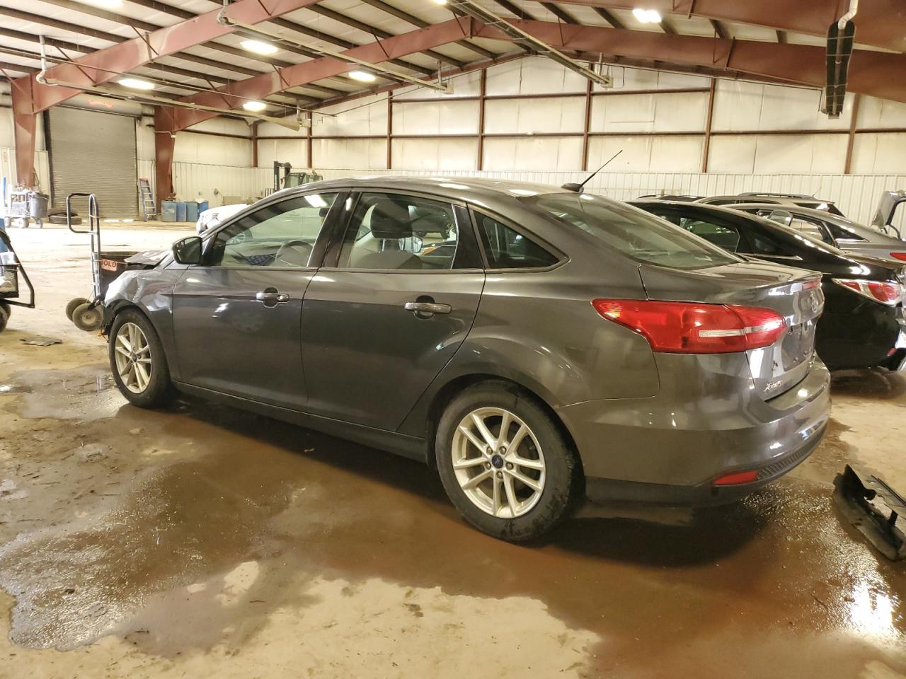 2016 Ford Focus Se vin: 1FADP3F28GL386933