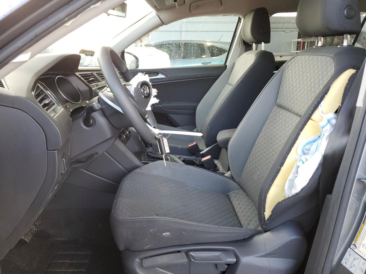 3VV1B7AX6LM053467 2020 Volkswagen Tiguan S