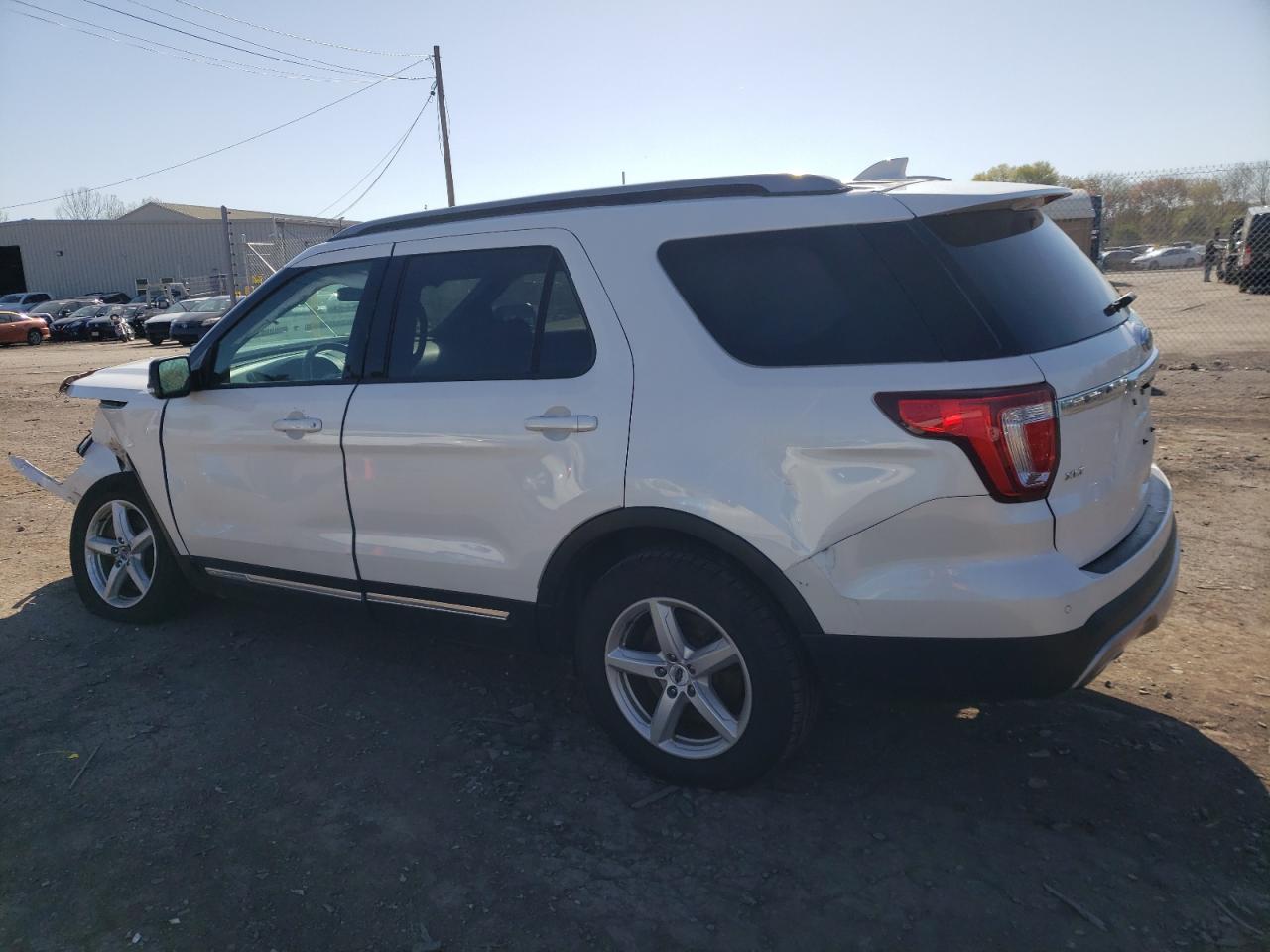 1FM5K8DH0HGC19330 2017 Ford Explorer Xlt