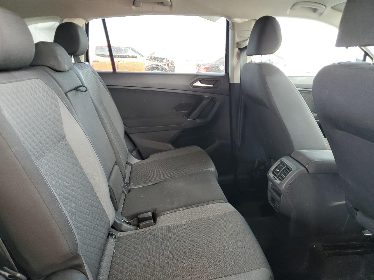 3VV1B7AX6LM053467 2020 Volkswagen Tiguan S