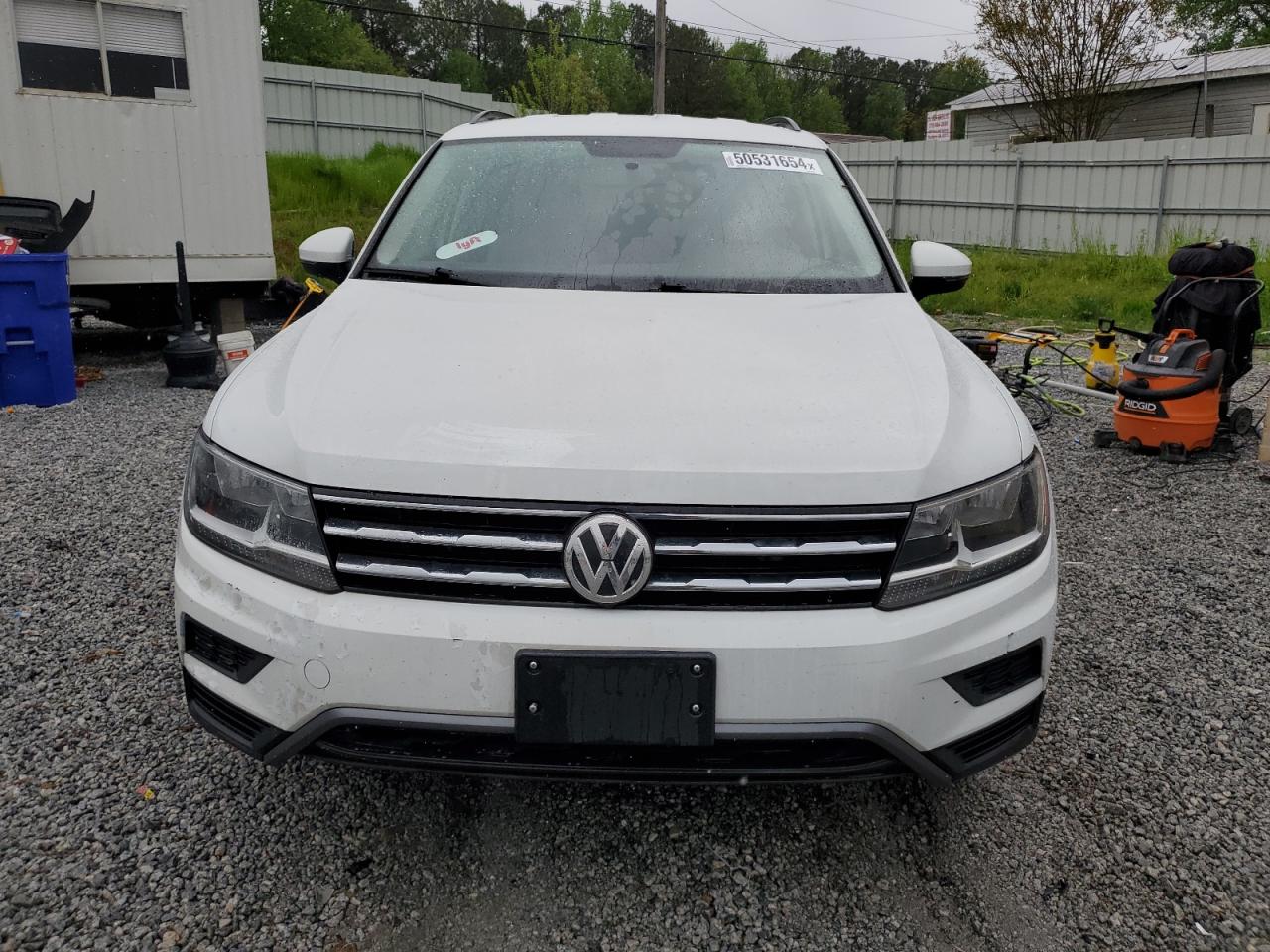 3VV1B7AX8LM083828 2020 Volkswagen Tiguan S