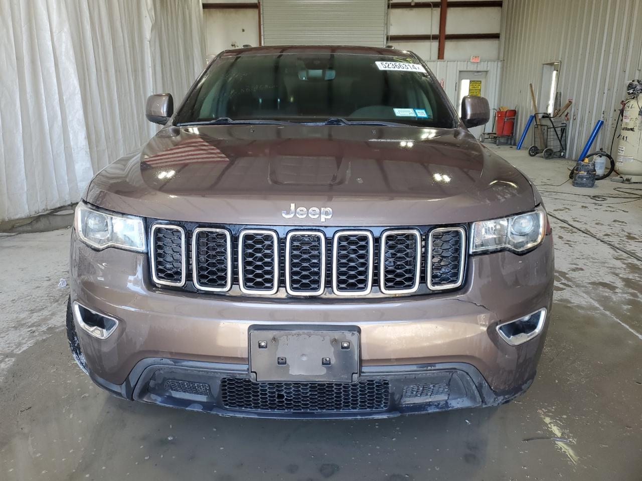 1C4RJEAG1JC412358 2018 Jeep Grand Cherokee Laredo