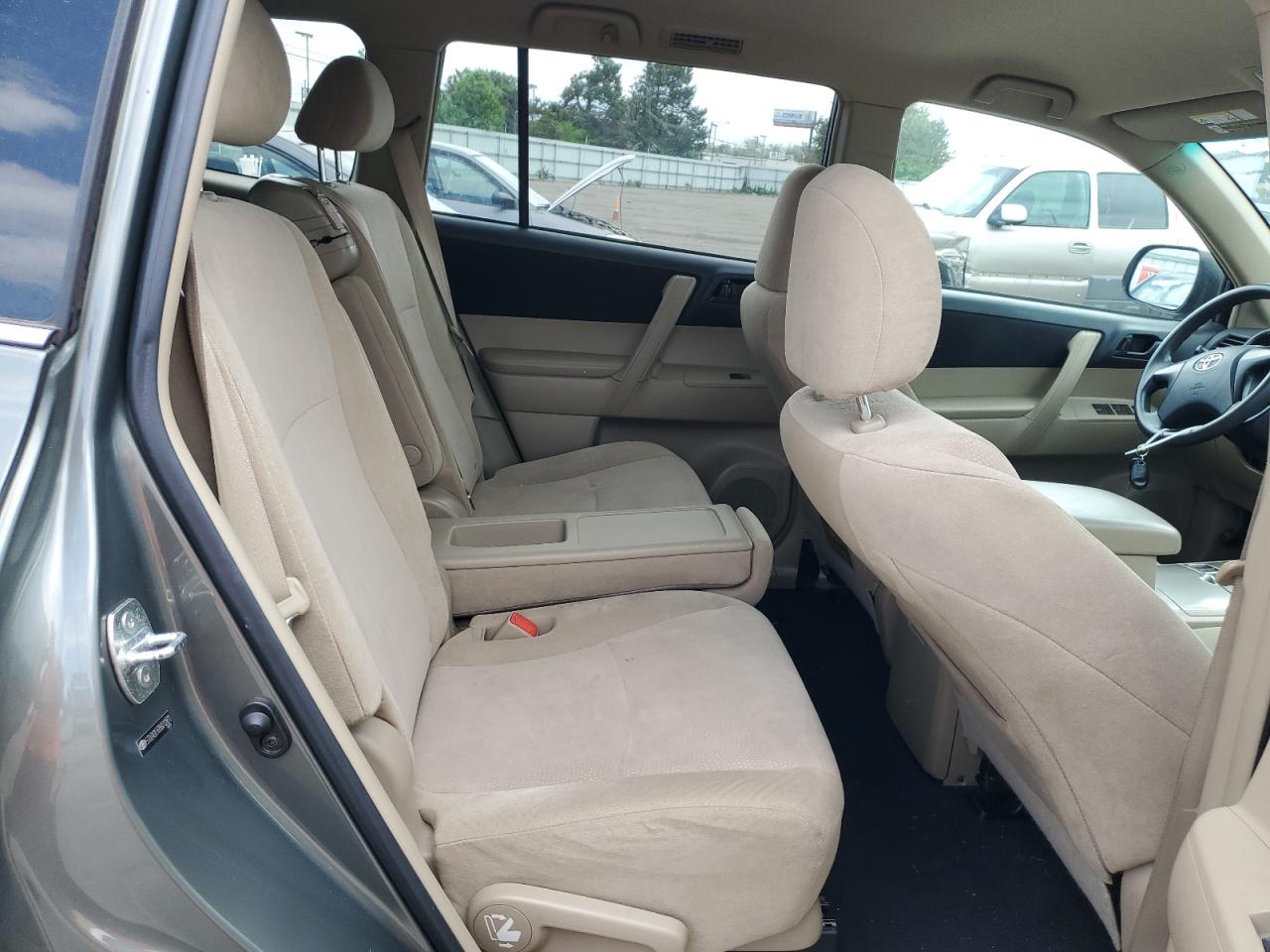 5TDZA3EH7BS012831 2011 Toyota Highlander Base