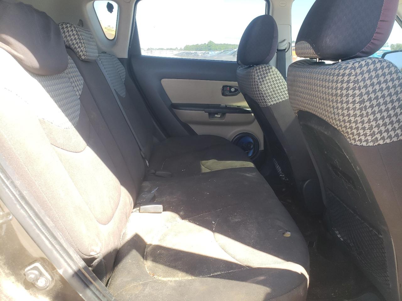 KNDJT2A22A7149283 2010 Kia Soul +