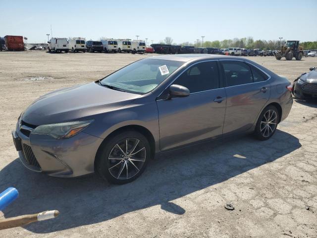 Lot #2500628299 2015 TOYOTA CAMRY XSE salvage car