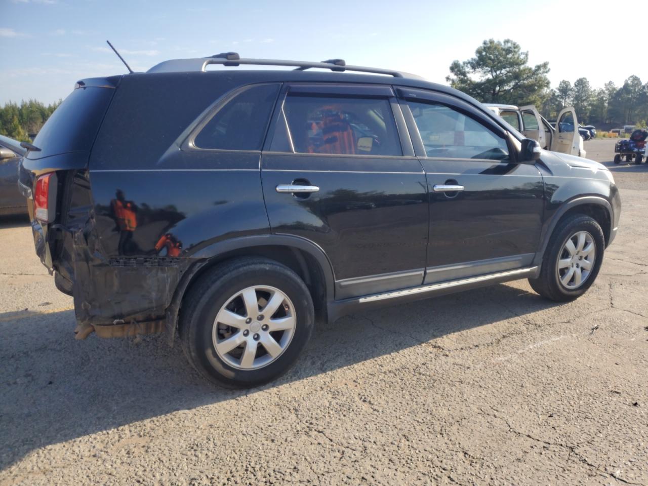 5XYKT3A11BG165299 2011 Kia Sorento Base