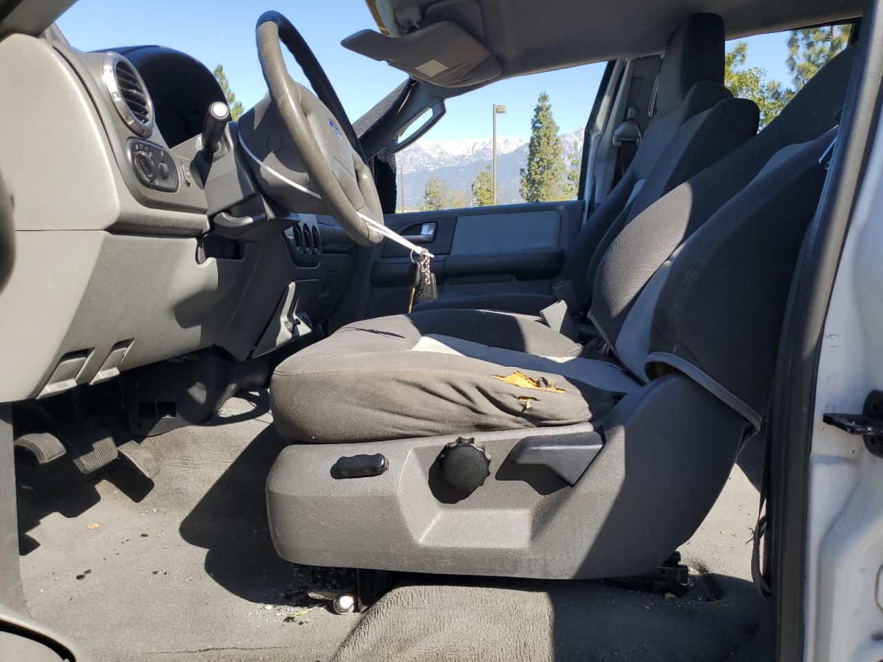 1FMRU13WX4LA67884 2004 Ford Expedition Xls