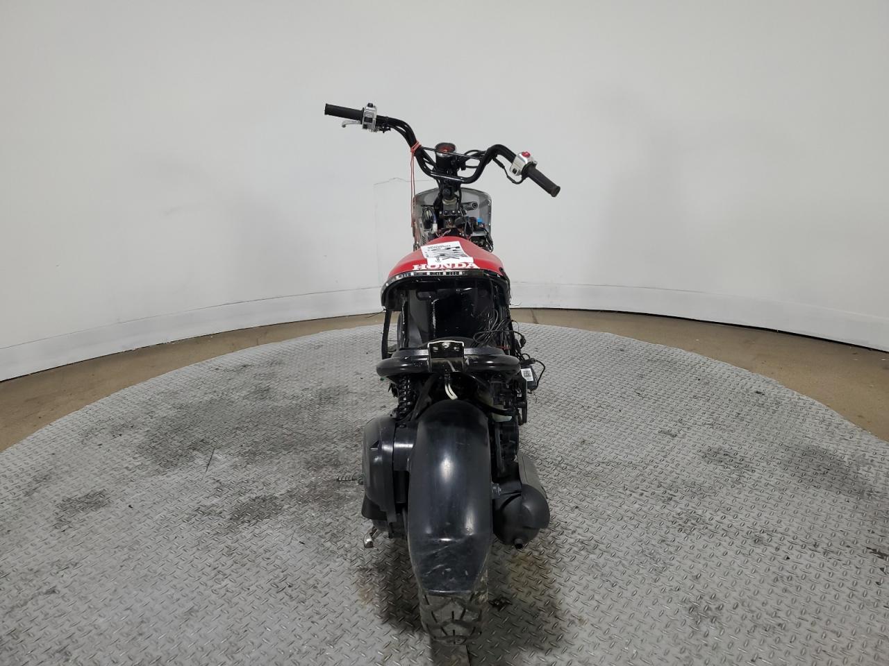 JH2AF5812JK600870 2018 Honda Nps50