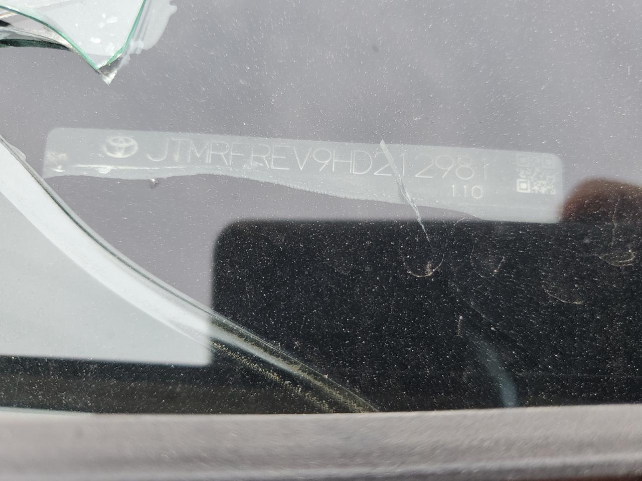 JTMRFREV9HD212981 2017 Toyota Rav4 Xle