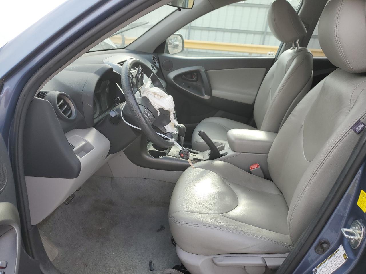 2T3ZF4DV3BW071131 2011 Toyota Rav4