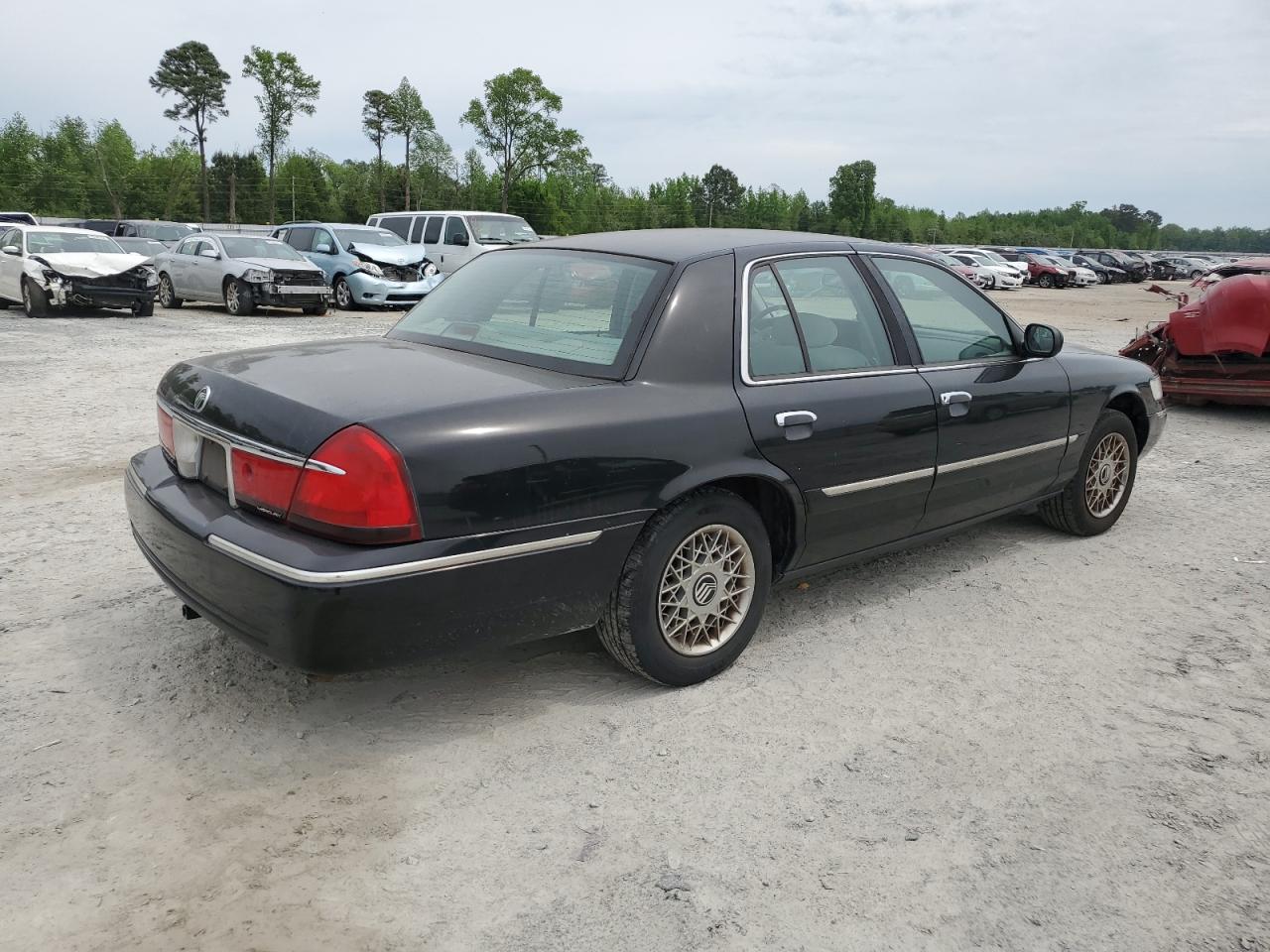 2MEFM74W01X685317 2001 Mercury Grand Marquis Gs