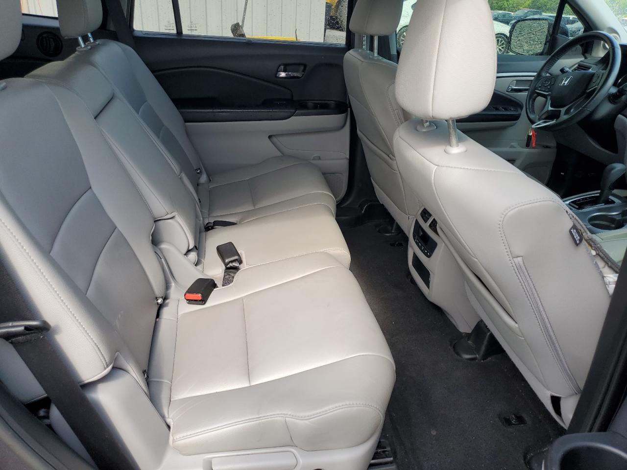 5FNYF5H57KB013413 2019 Honda Pilot Exl