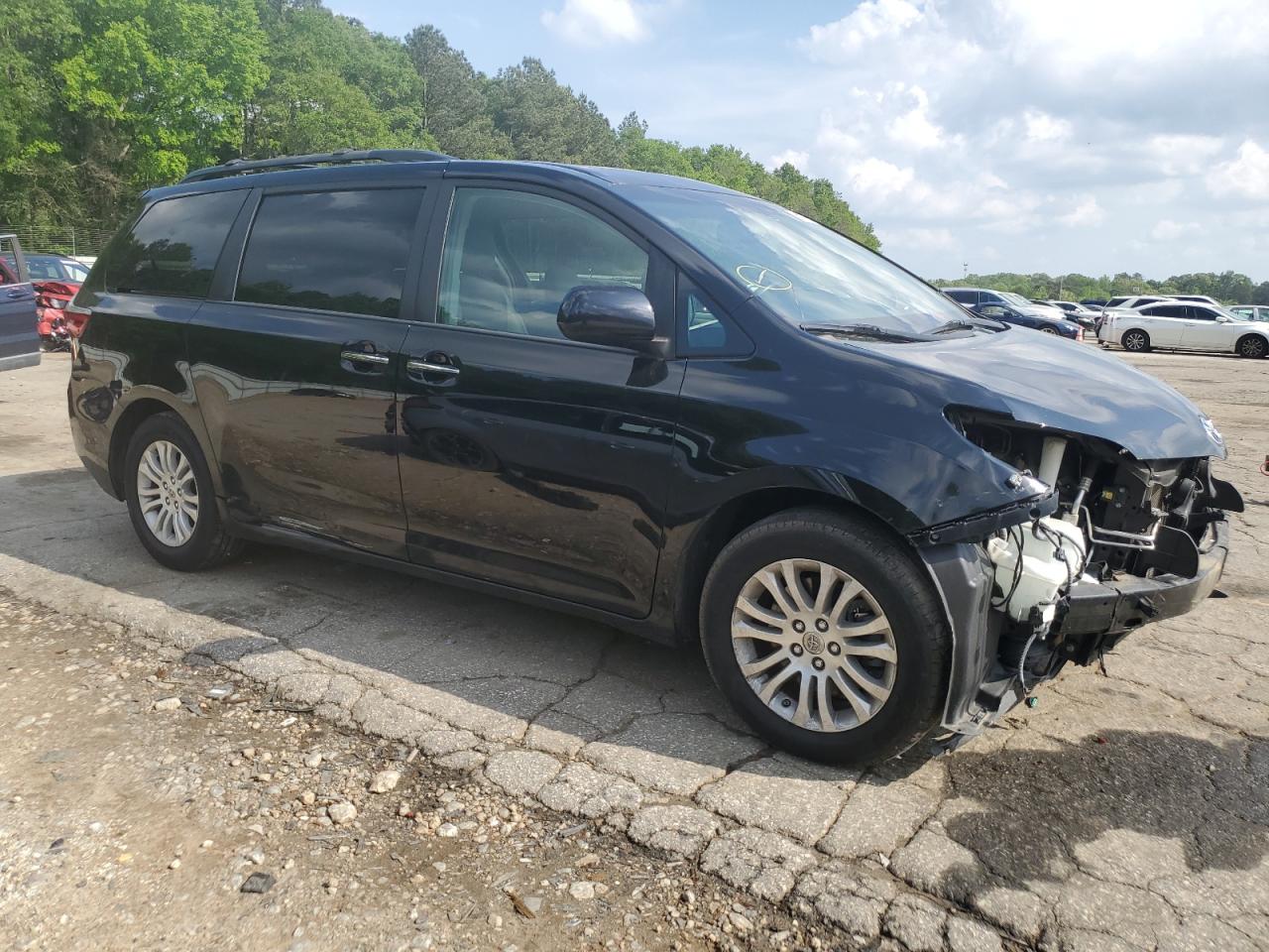 5TDYK3DC6FS576104 2015 Toyota Sienna Xle