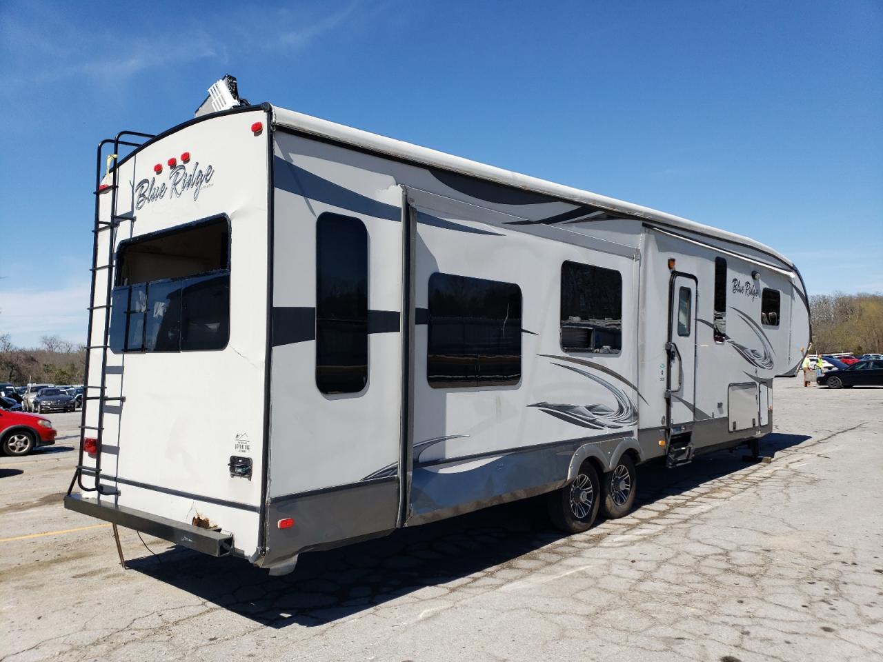 Lot #2770814046 2013 KEYSTONE 5TH WHEEL