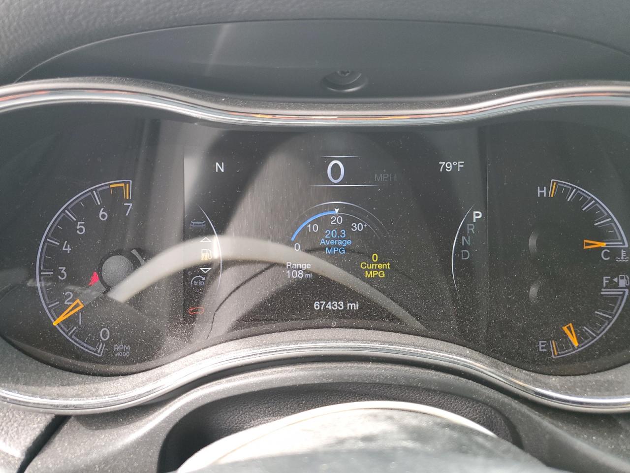 1C4RJFAG3KC635590 2019 Jeep Grand Cherokee Laredo