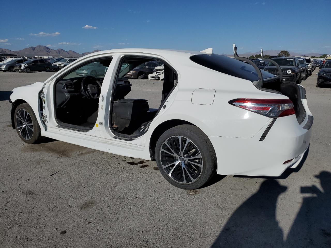 2019 Toyota Camry L vin: 4T1B11HK4KU181550