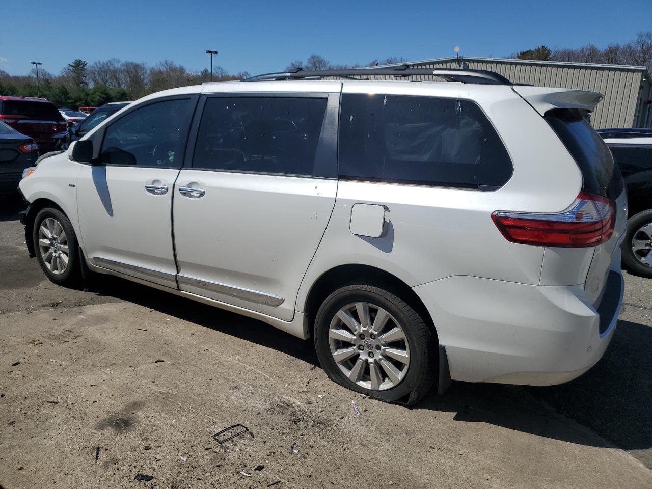 5TDDZ3DC1HS187979 2017 Toyota Sienna Xle