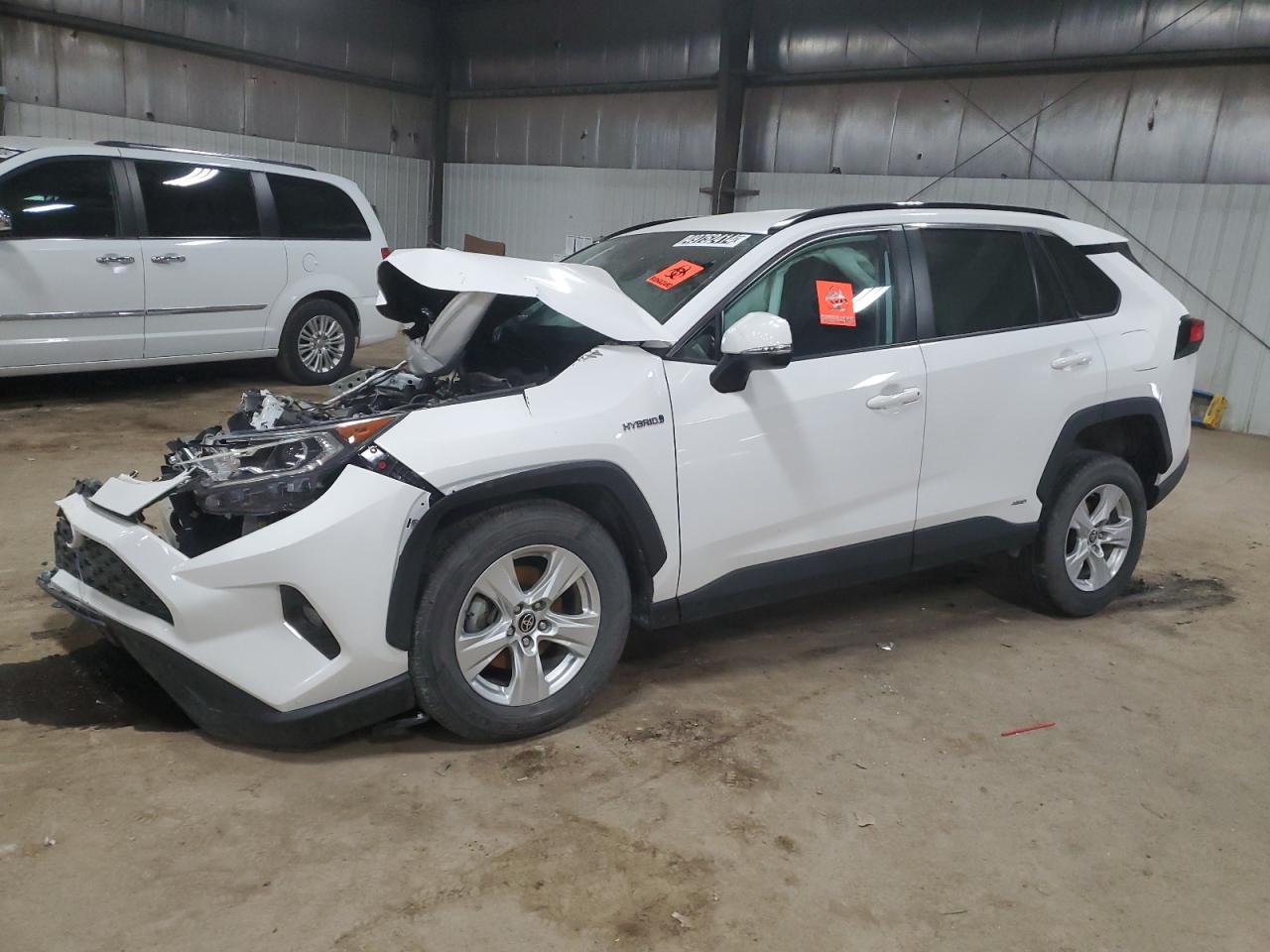 2T3RWRFV0MW108438 2021 Toyota Rav4 Xle