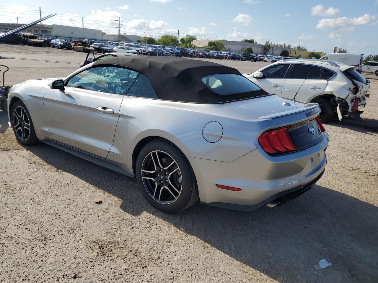 1FATP8UH2L5113081 2020 Ford Mustang