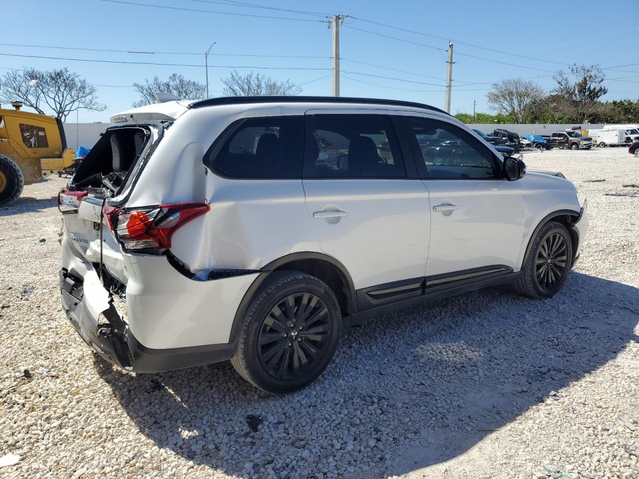 2020 Mitsubishi Outlander Se vin: JA4AD3A32LZ046751