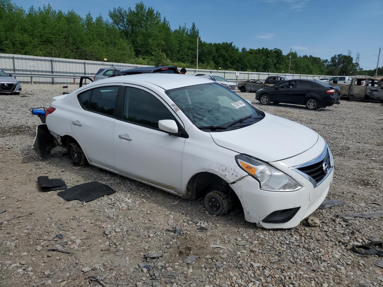 3N1CN7AP2JL835690 2018 Nissan Versa S