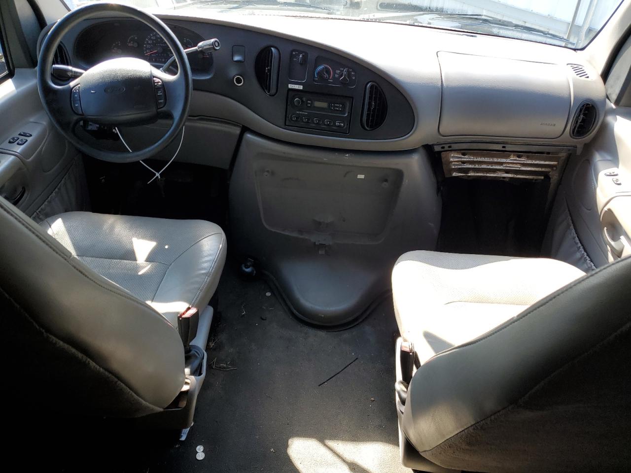 1FMNE31F3YHB31895 2000 Ford Econoline E350 Super Duty Wagon