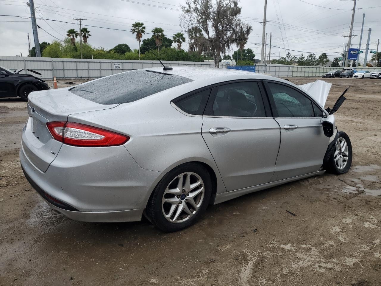 1FA6P0H76E5370120 2014 Ford Fusion Se