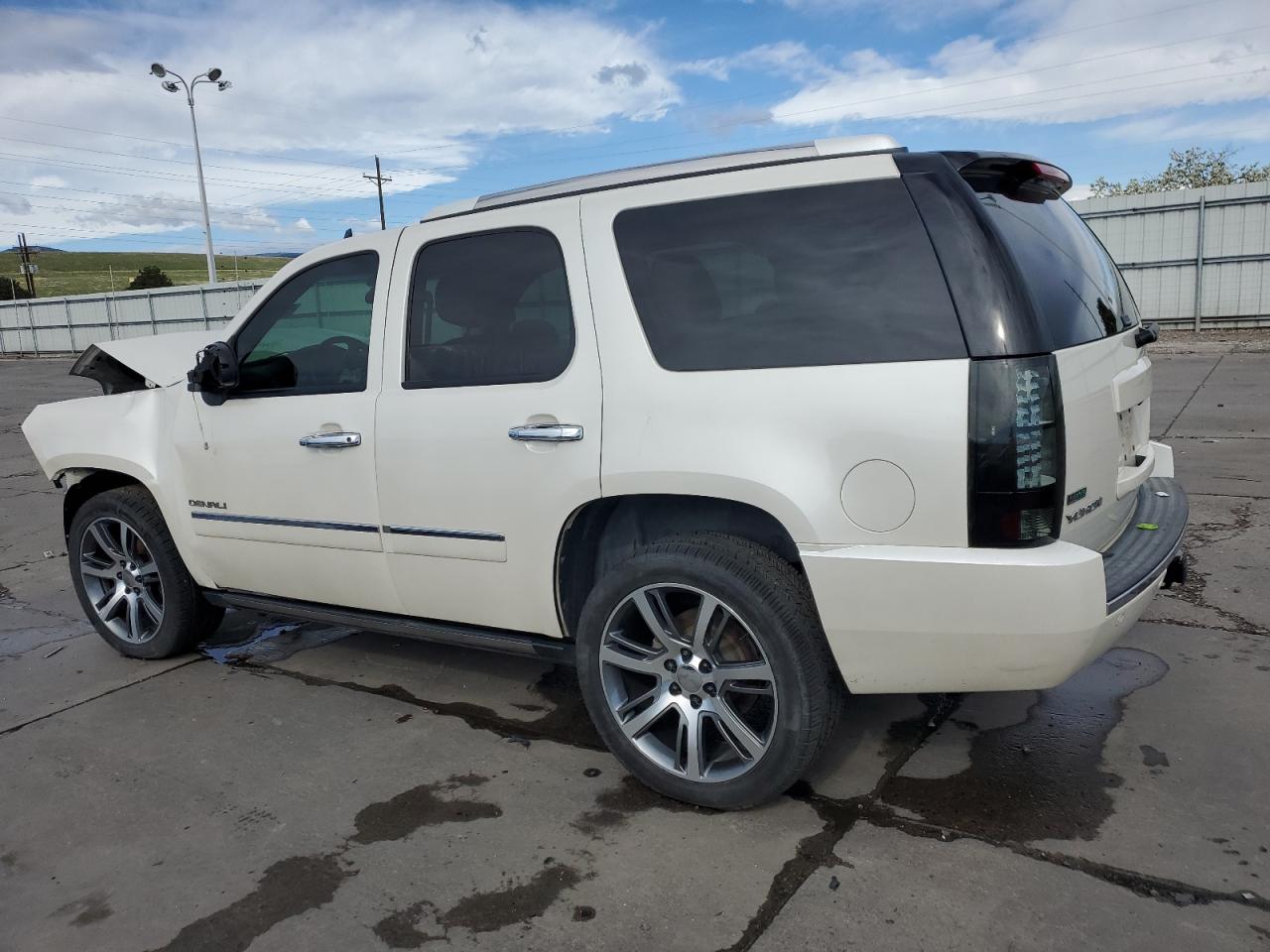 1GKS2EEF9BR393173 2011 GMC Yukon Denali